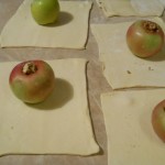 Яблоки в слоенном тесте