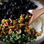 Салат с сыром и оливками 1