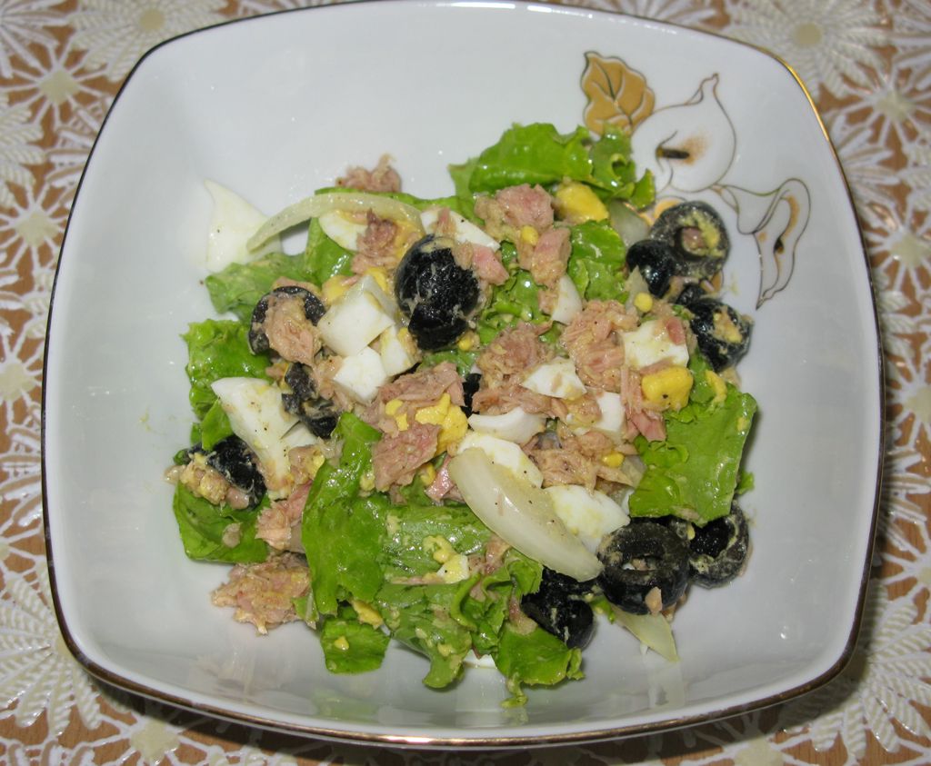 salat-s-tuncom-bez-maioneza-prigotovlenie