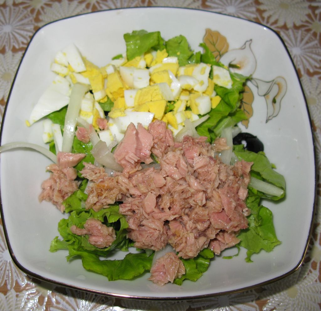 salat-s-tuncom-bez-maioneza-prigotovlenie