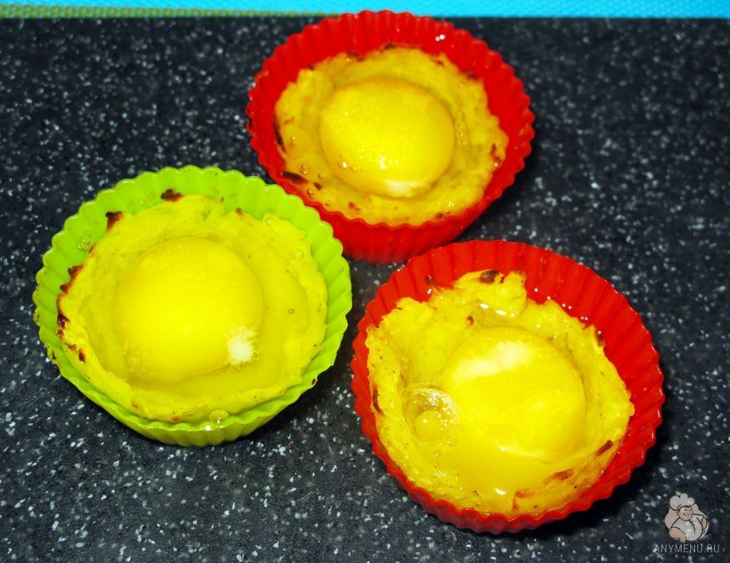 Картофельные корзинки с яичницей-глазуньей  (4)