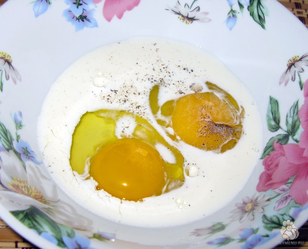 Рулет из лаваша с жареным яйцом, помидорами и сыром (3)