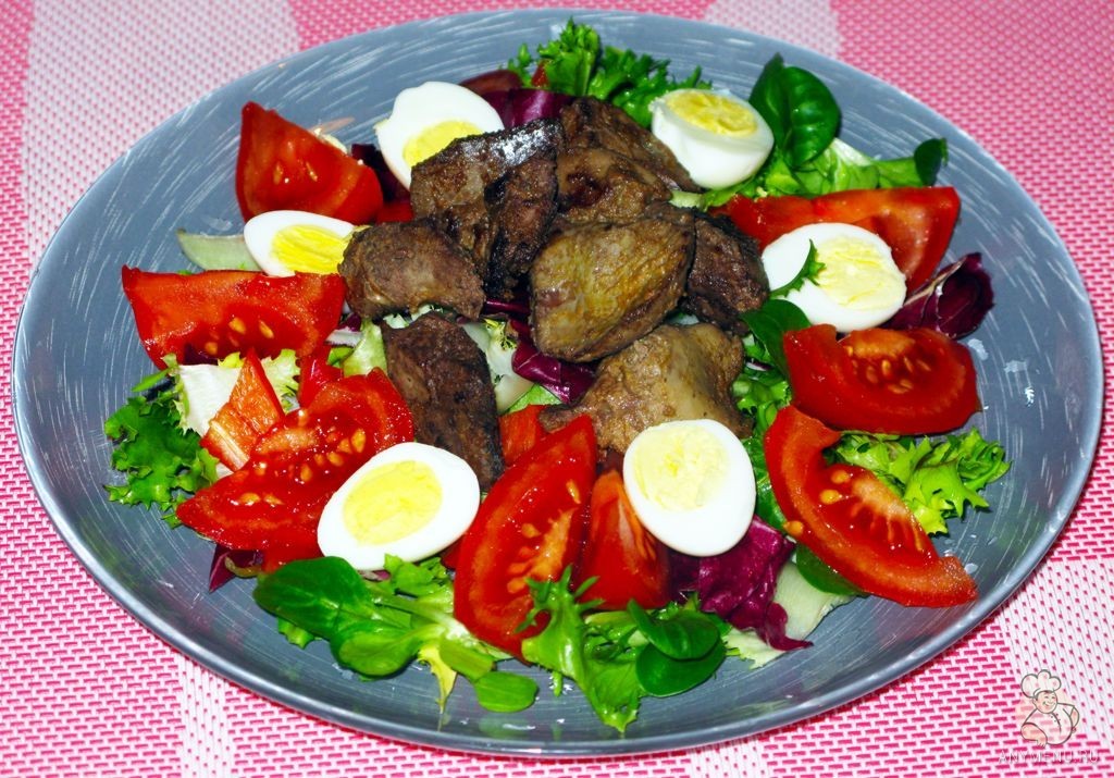 Салат из куриной печени с овощами (4)