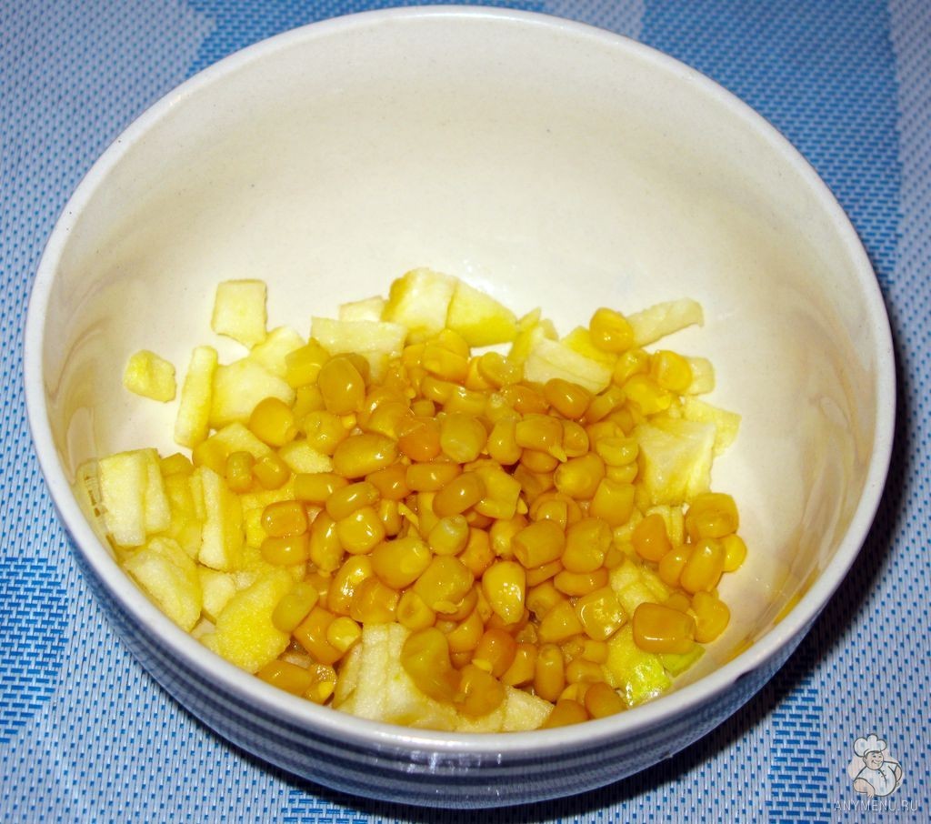 Салат капустный с кукурузой и яблоком (2)