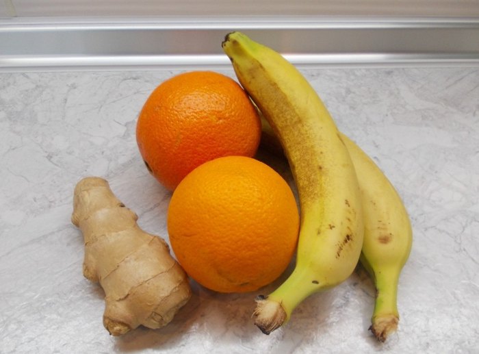 Апельсиново банановый смузи с имбирём