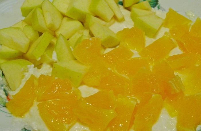 Запеканка творожная с яблоками и апельсинами в микроволновке1