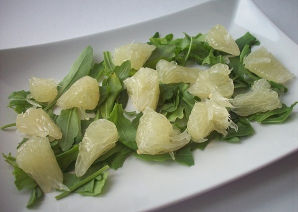 Салат с помело и копченым лососем4