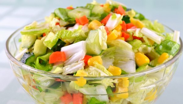 Овощной салат Цветной