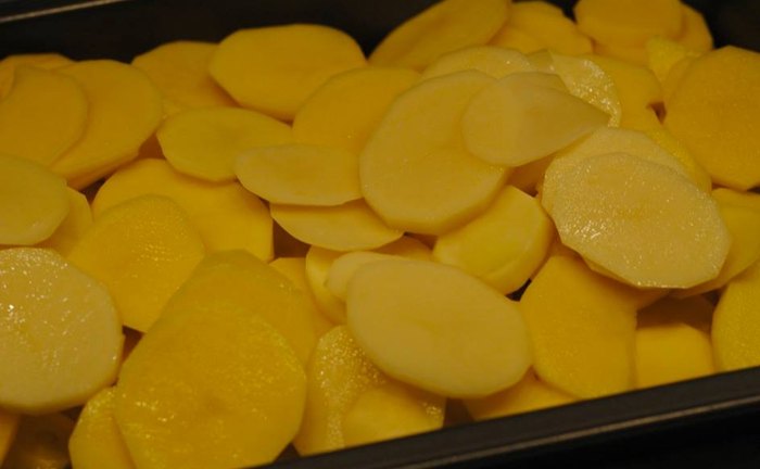 Картофель с шампиньонами в сметане3