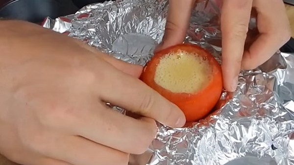 Запеченные помидоры с яйцом2