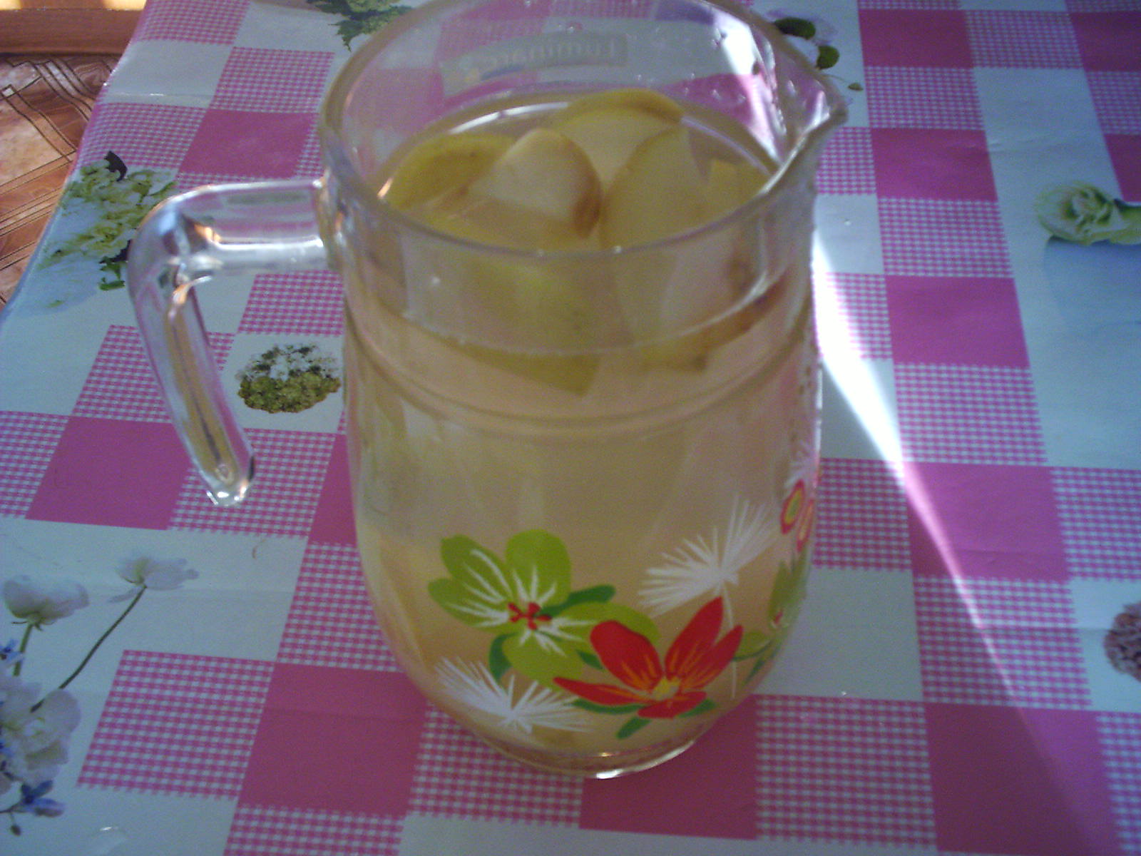 kompot-iz-svezhix-yablok-grush