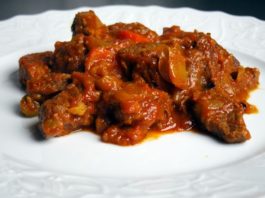 nezhnaya-govyadina-s-lukom