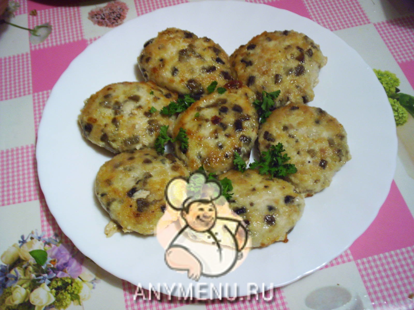 kotlety-kurinye-s-gribami