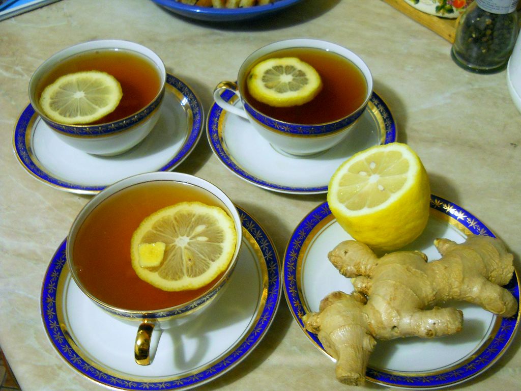 Что будет если пить чай с лимоном. Чай с лимоном и имбирем. Тайский чай с лимоном. Чай с лимоном и медом при кашле. Имбирный чай.