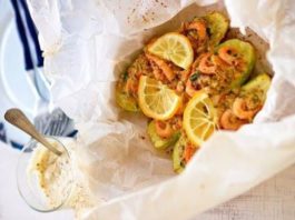 Кабачки, запеченные с рыбой и креветками