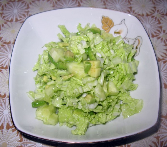 салат с авокадо и огурцом и яйцом и пекинской капустой. Смотреть фото салат с авокадо и огурцом и яйцом и пекинской капустой. Смотреть картинку салат с авокадо и огурцом и яйцом и пекинской капустой. Картинка про салат с авокадо и огурцом и яйцом и пекинской капустой. Фото салат с авокадо и огурцом и яйцом и пекинской капустой