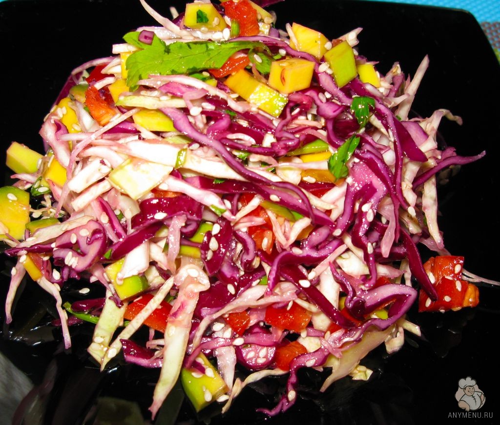 Детокс-салат из капусты и авокадо