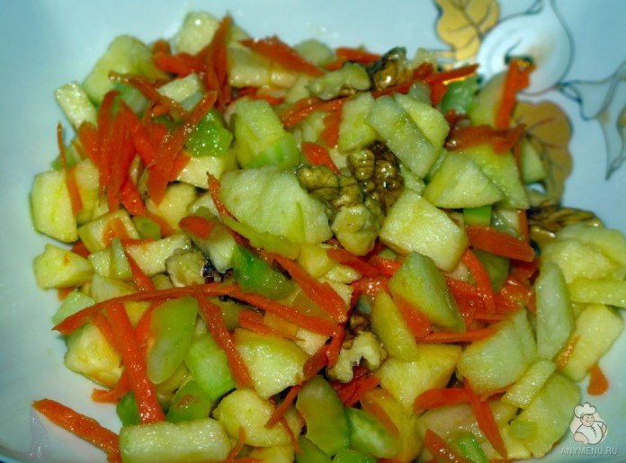 salat-iz-seldereya-yablok-i-morkovi