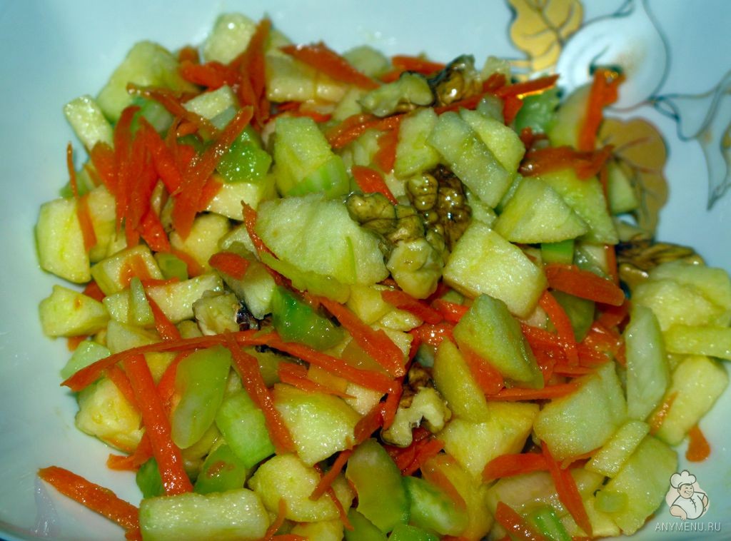 salat-iz-seldereya-yablok-i-morkovi