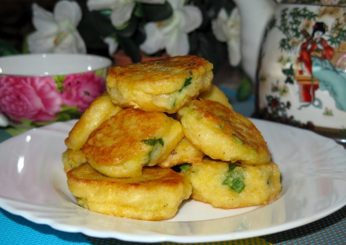кукурузная каша с котлетами. %D0%AD%D0%BA%D0%BE%D0%BD%D0%BE%D0%BC%D0%BD%D1%8B%D0%B5 %D0%BA%D0%BE%D1%82%D0%BB%D0%B5%D1%82%D1%8B %D0%B8%D0%B7 %D0%BA%D1%83%D0%BA%D1%83%D1%80%D1%83%D0%B7%D0%BD%D0%BE%D0%B9 %D0%BA%D0%B0%D1%88%D0%B8 9. кукурузная каша с котлетами фото. кукурузная каша с котлетами-%D0%AD%D0%BA%D0%BE%D0%BD%D0%BE%D0%BC%D0%BD%D1%8B%D0%B5 %D0%BA%D0%BE%D1%82%D0%BB%D0%B5%D1%82%D1%8B %D0%B8%D0%B7 %D0%BA%D1%83%D0%BA%D1%83%D1%80%D1%83%D0%B7%D0%BD%D0%BE%D0%B9 %D0%BA%D0%B0%D1%88%D0%B8 9. картинка кукурузная каша с котлетами. картинка %D0%AD%D0%BA%D0%BE%D0%BD%D0%BE%D0%BC%D0%BD%D1%8B%D0%B5 %D0%BA%D0%BE%D1%82%D0%BB%D0%B5%D1%82%D1%8B %D0%B8%D0%B7 %D0%BA%D1%83%D0%BA%D1%83%D1%80%D1%83%D0%B7%D0%BD%D0%BE%D0%B9 %D0%BA%D0%B0%D1%88%D0%B8 9. Сварить кукурузную кашу. Перед варкой крупу хорошо измельчить в блендере или кофемолке. Затем вскипятить воду, посолить и тонкой струйкой, постоянно размешивая, всыпать получившуюся кукурузную муку. Перемешивать тщательно, чтобы не образовались комочки. Варить кукурузную кашу около 20 минут, часто помешивая, чтобы она не подгорела. Кастрюлю снять с плиты и дать каше остыть.