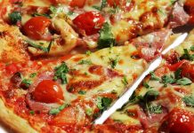 pizza-s-vetchinoi-i-pomidorami