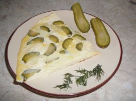 omlet-s-mocarelloi-i-ogurcami