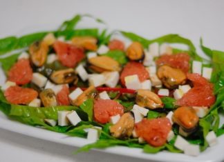 salat-iz-midij-s-grejpfrutom-i-brynzoj