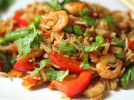 krevetki-s-zharenym-risom