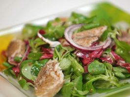 salat-so-skumbriej-i-ogurcom