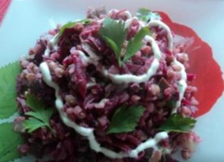 teplyj-salat-iz-grechixi-pechenoj-svekly-i-gribov