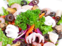 Теплый салат из морепродуктов с соусом песто teplyj-salat-iz-moreproduktov-s-sousom-pesto