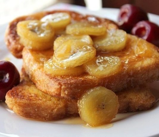 Французские тосты с карамельно - банановым соусом