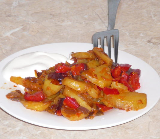 kartofel-s-lukom-i-paprikoj