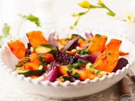 Теплый овощной салат с тыквой и цукини teplyj-ovoshhnoj-salat-s-tykvoj-i-cukini