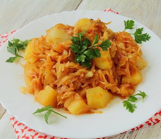 tushenaya-kartoshka-s-kapustoj