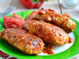 kurinye-kotlety-s-kapustoj-tushenye-v-tomate