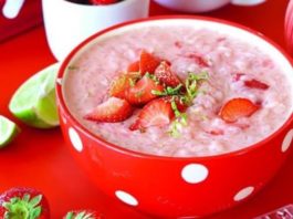 postimsya-vkusno-risovaya-kasha-na-kokosovom-moloke-s-klubnikoj