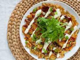 okonomiyaki-yaponskie-kapustnye-oladi