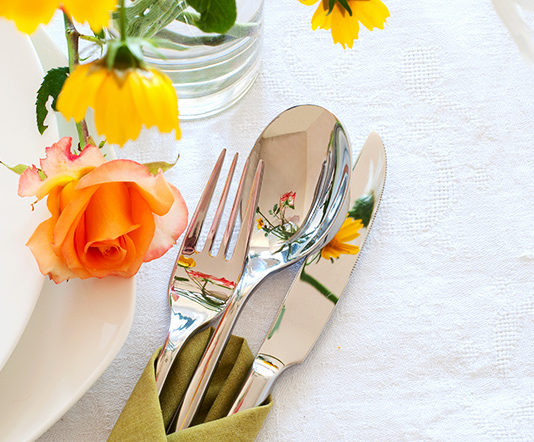 etiket_stolovie_pribori